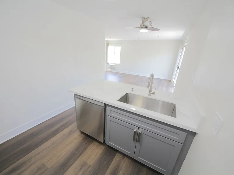 10615 Rose Ave — Photo 19