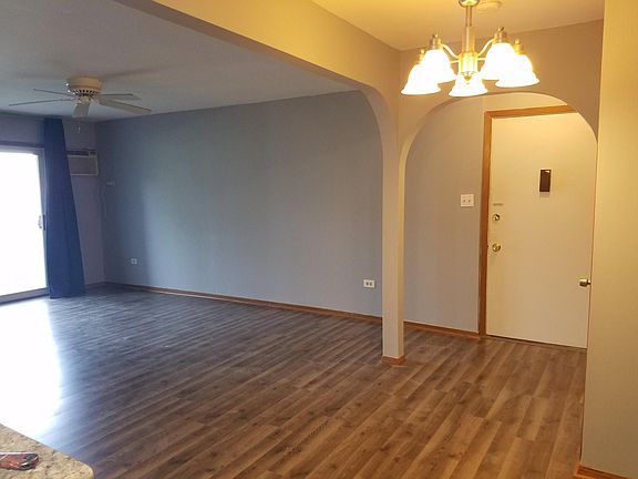 2nd image of 832 Winesap Ct
