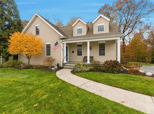 71 Norton Ave, Cranston, RI 02920