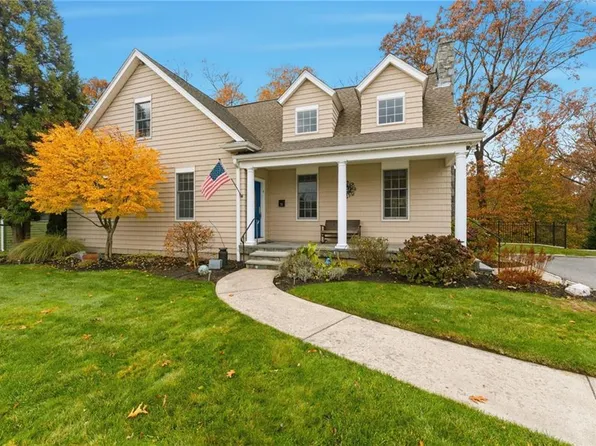 71 Norton Ave, Cranston, RI 02920