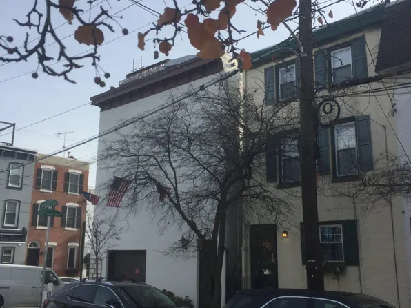 2404 Aspen St, Philadelphia, PA 19130