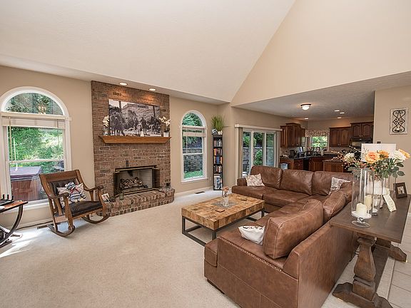 5th image of 632 Shady Creek Dr