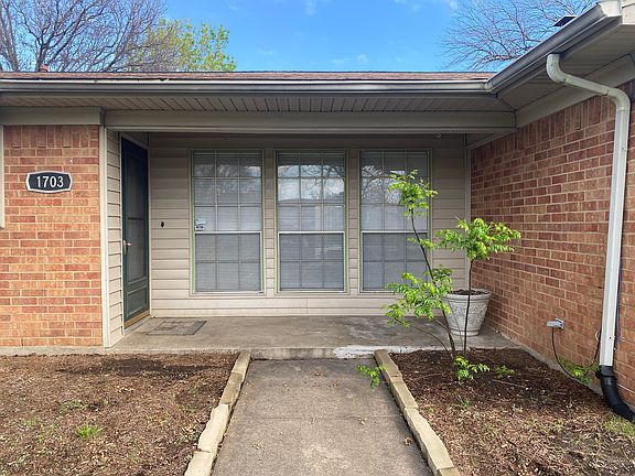 4th image of 1703 Baltimore Dr