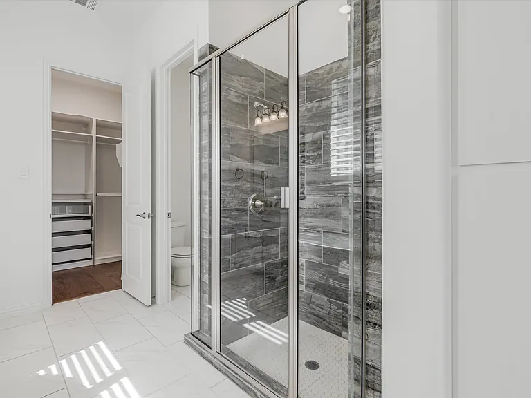 8308 Pine Valley Dr — Photo 34