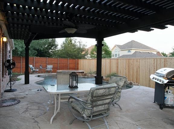 3rd image of 1409 Glen Hollow Ln