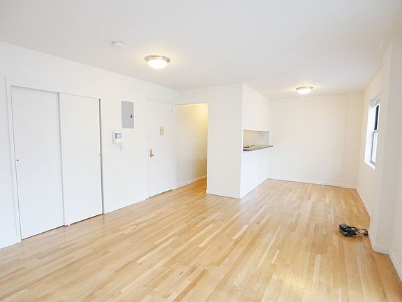 4th image of 225 E 85th St APT 1004
