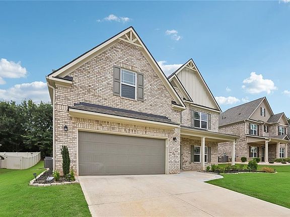 2nd image of 525 Gregs Pl