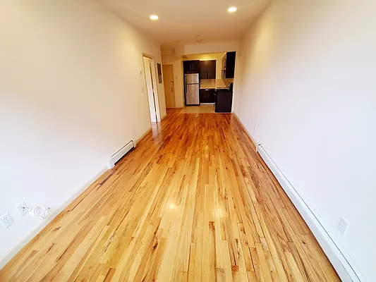 Rented by Metro Garden Realty NYC | media 23