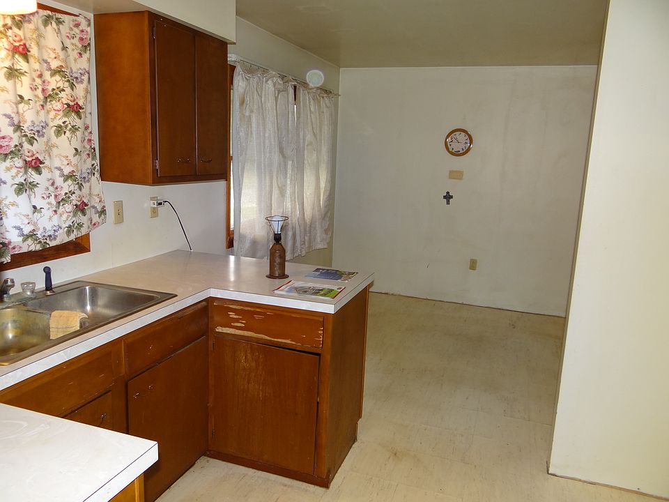 1st image of 847 S Oakwood Dr