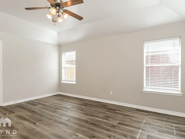 7016 Seton Hall Dr — Photo 9
