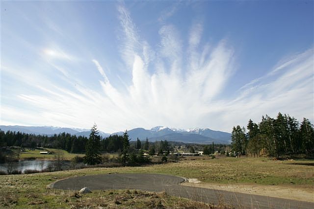 1st image of 2 Blackberry Ln