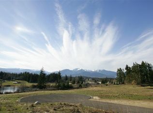 2 Blackberry Ln, Port Angeles, WA 98362