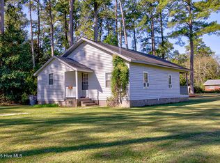 1001 Elm St, Lake Waccamaw, NC 28450