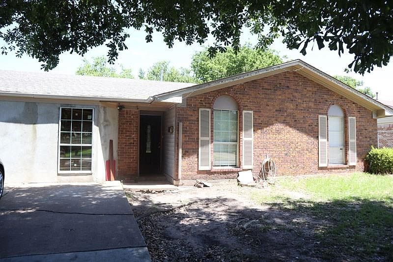 1st image of 9521 Glengreen Dr