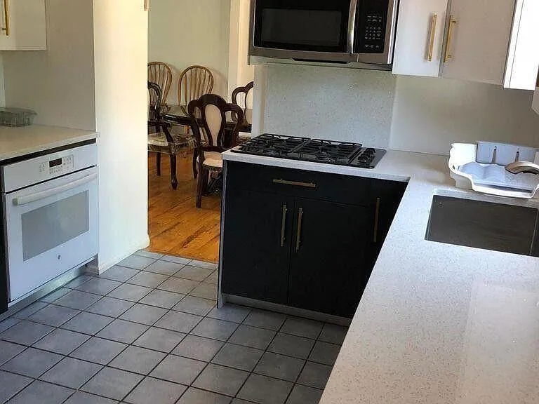 505 W Lincoln Ave — Photo 2