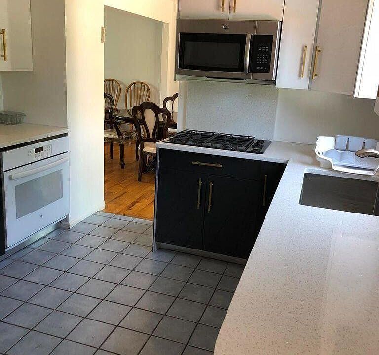 2nd image of 505 W Lincoln Ave