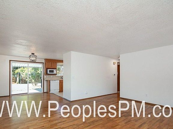 5th image of 9012 Moreland Ave SW