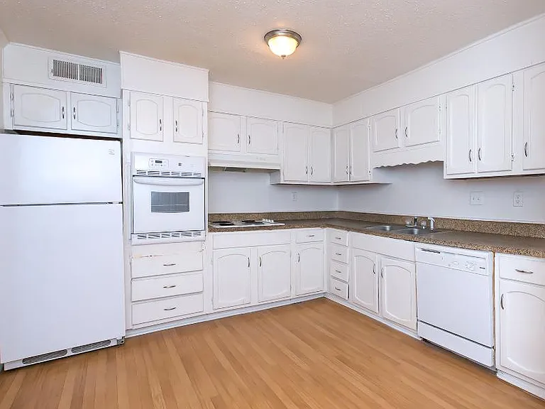 3251 Washington Rd — Photo 8