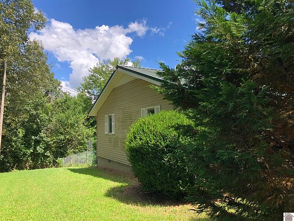3rd image of 51 Hook Ln