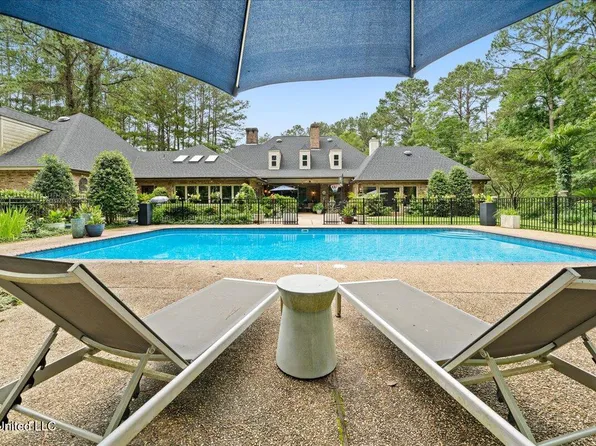 2 Indian Bayou Rd, Hattiesburg, MS 39402
