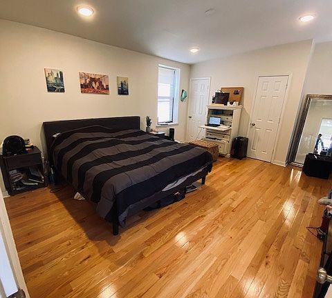 4th image of 2001 Fairmount Ave APT C