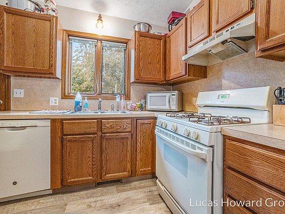 4th image of 8535 Elkwood Dr SW