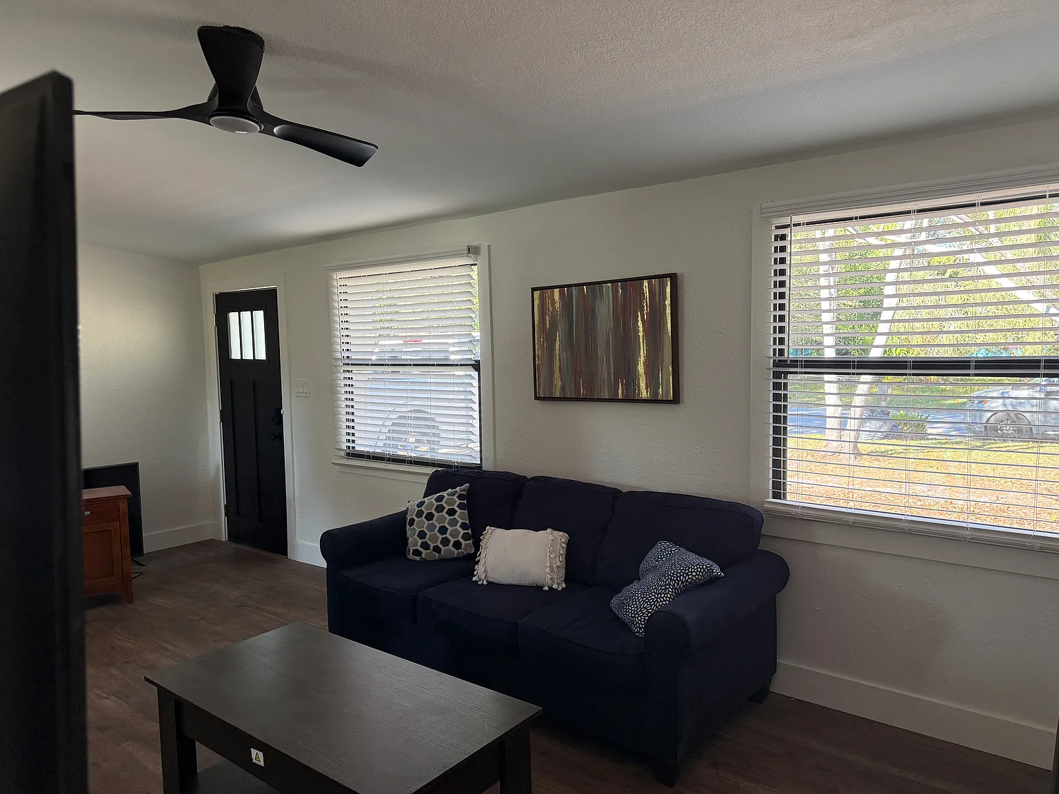 2 bed, 888 sqft, $2,400 — Photo 3