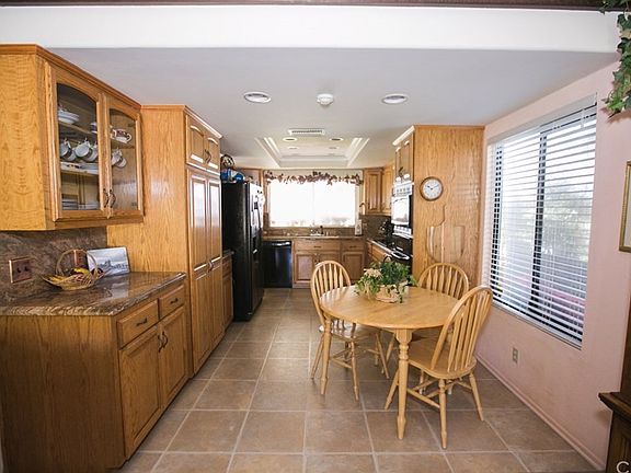 4th image of 3746 Hemlock Dr