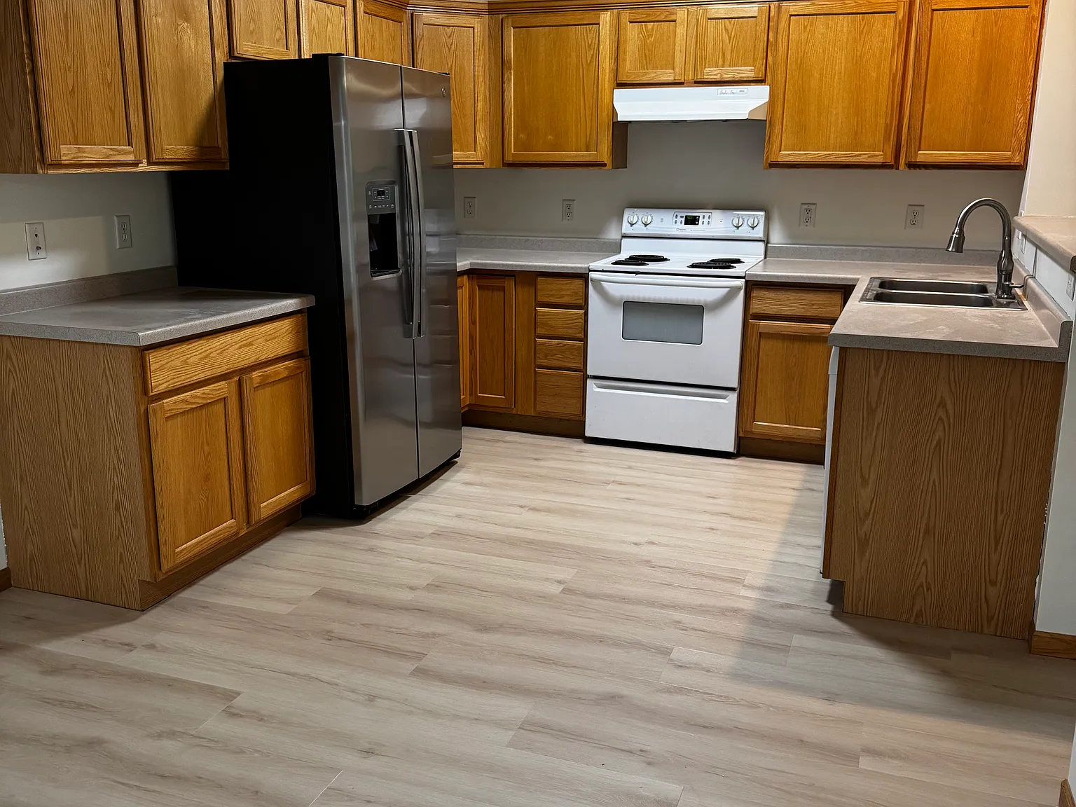 3 bed, 2.5 bath, 1450 sqft, $2,395 — Photo 4