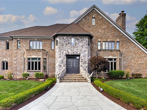 3rd image of 3420 Candywood Dr