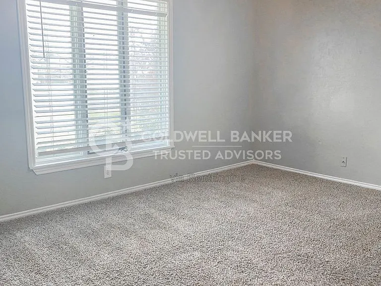 2609 74th Pl — Photo 9