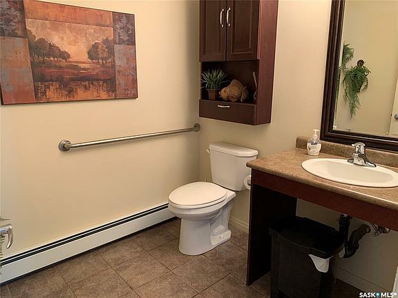 5th image of 701 Henry St #307