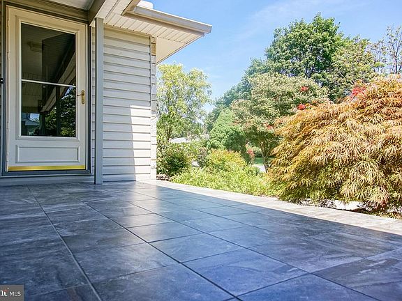 5th image of 29 Brightwood Dr