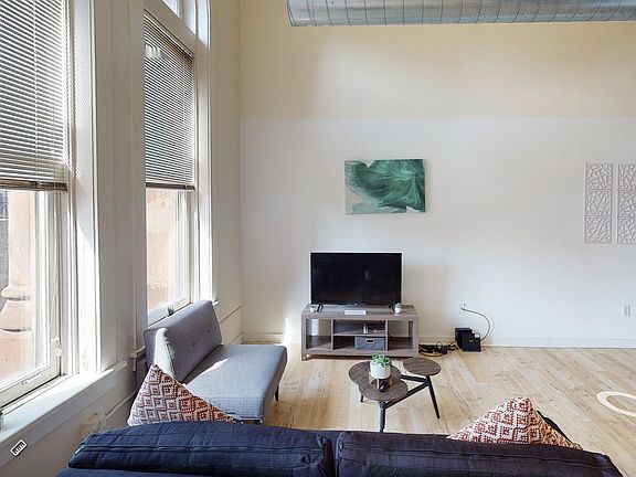 4th image of 918 Olive St APT 403