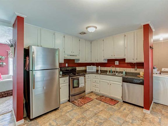 5th image of 2752 S Amherst Dr
