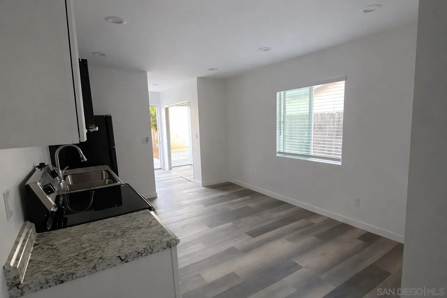 1 bed, 1.0 bath, 436 sqft, $1,750 — Photo 2