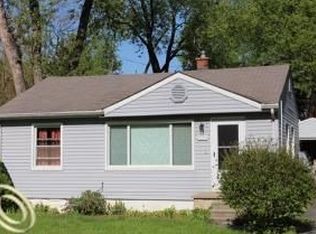 1830 Revere Rd, Waterford, MI 48328