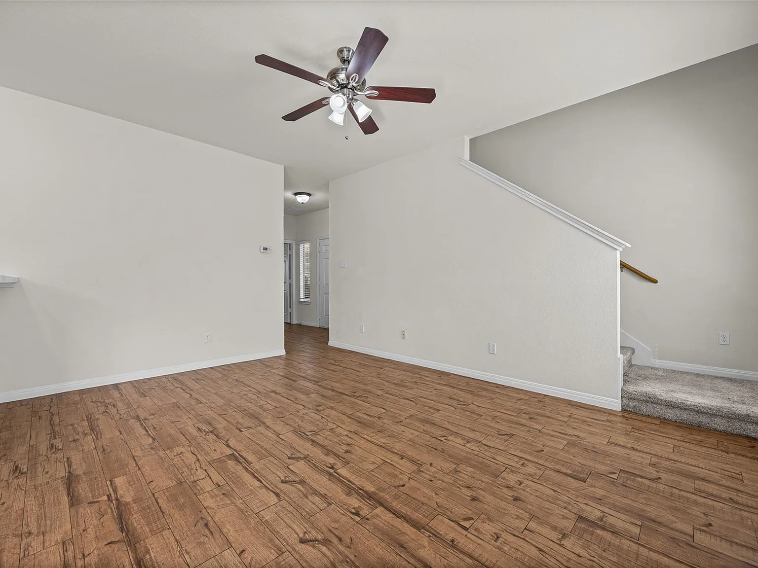 3 bed, 2.5 bath, 1821 sqft, $2,000 — Photo 3