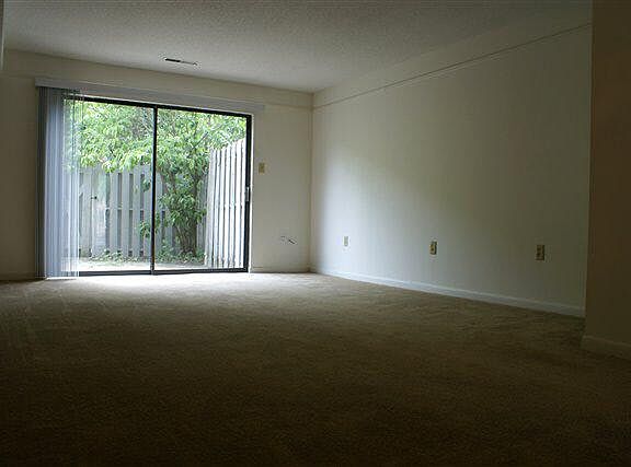 3rd image of 2530 E North St APT 1C
