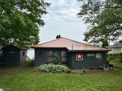 1271 N Crooked Lake Dr, Lake, MI, 48632