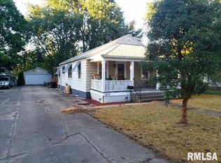1838 Cedar St, Jacksonville, IL 62650