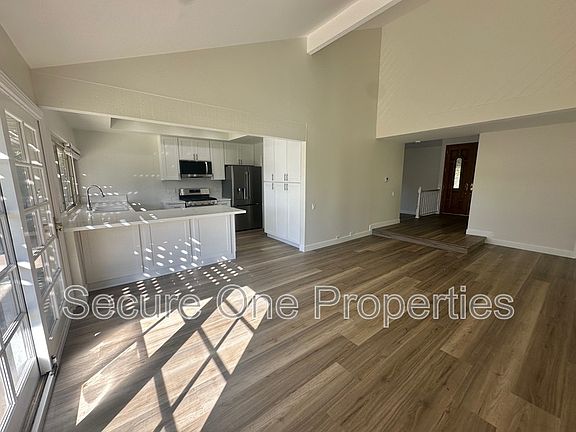4th image of 2738 W Appalachian Ct