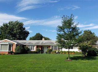 242 Hickory Dr, Greenville, OH 45331