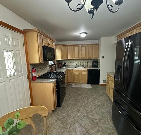 4th image of 2463 Dorchester Rd