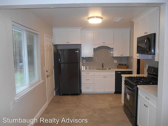 3rd image of 467 Elder St