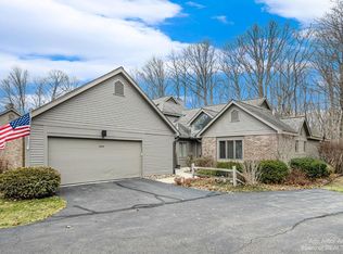 4590 Cottonwood Dr, Ann Arbor, MI 48108