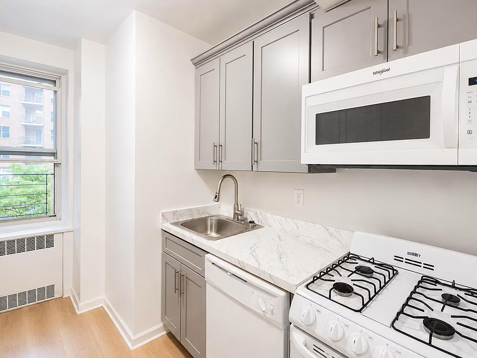 1st image of 1012 Kelly St #B