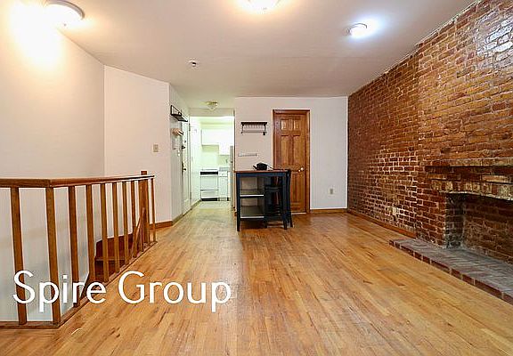 3rd image of 37 W 76th St #F