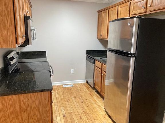 3rd image of 3047 Barneys Ln NE