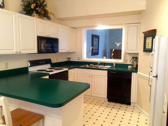 4th image of 427 Periwinkle Cir